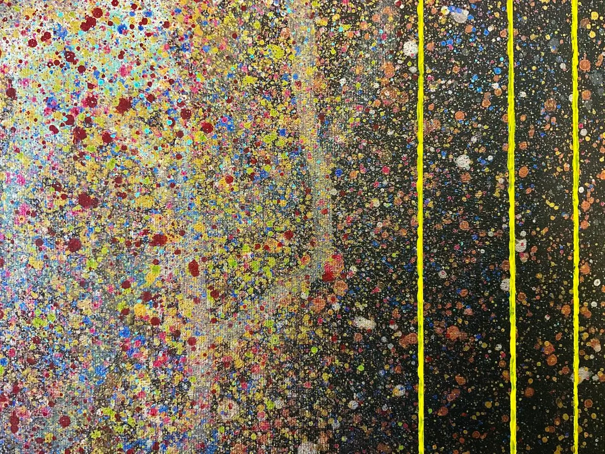 Une femme pense entre les étoiles