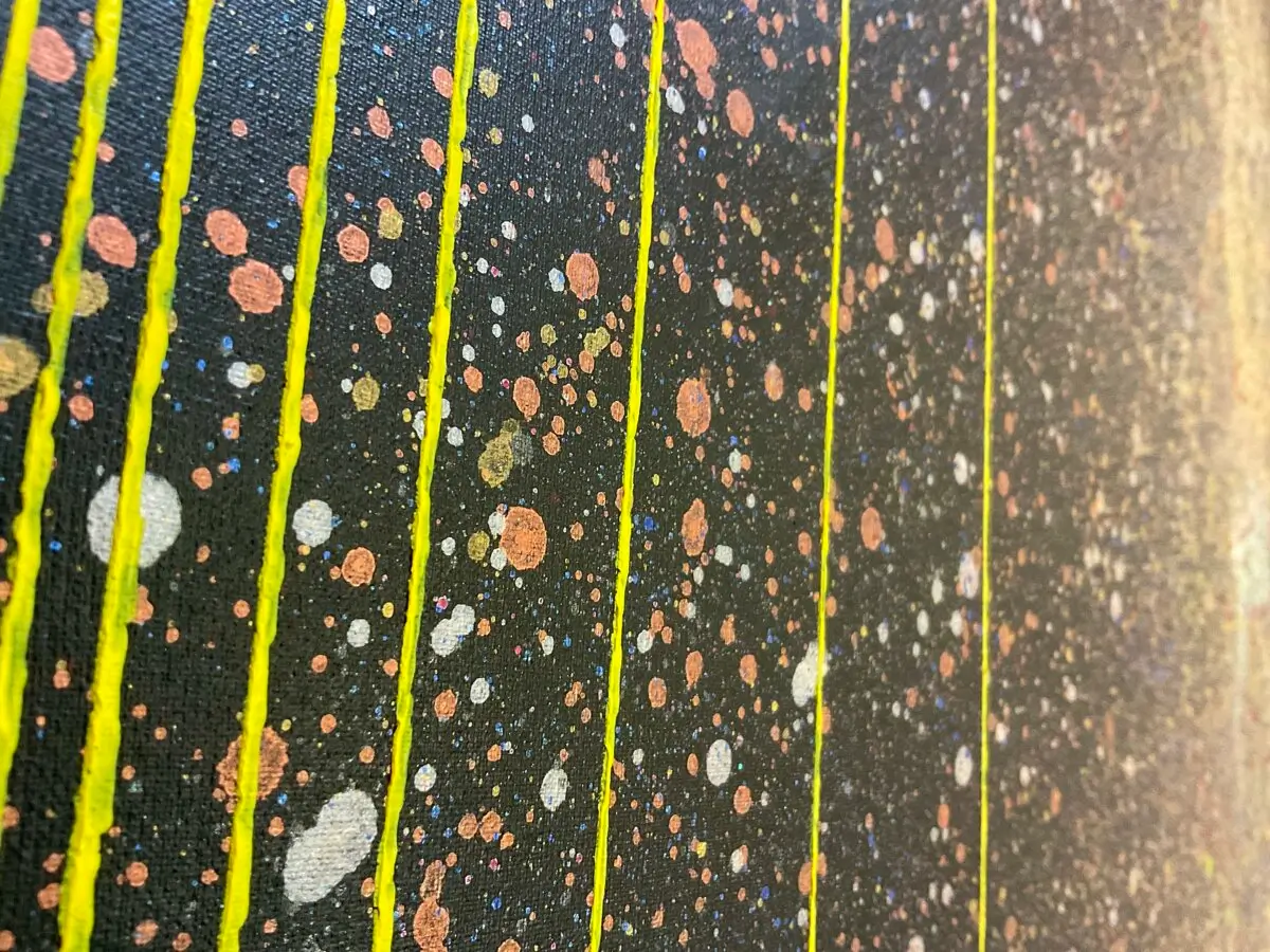 Une femme pense entre les étoiles