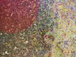 Une femme pense entre les étoiles